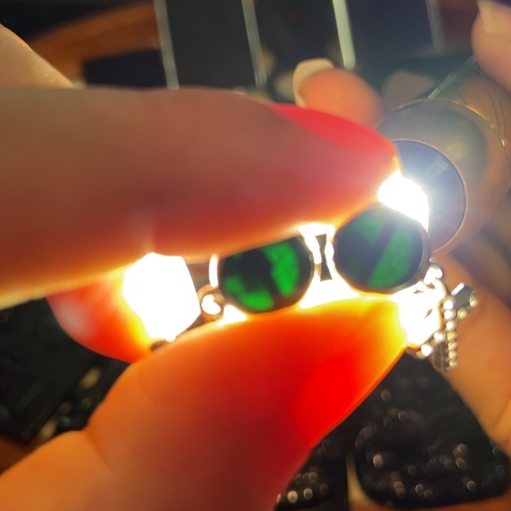 翡翠耳饰未镶嵌墨翠