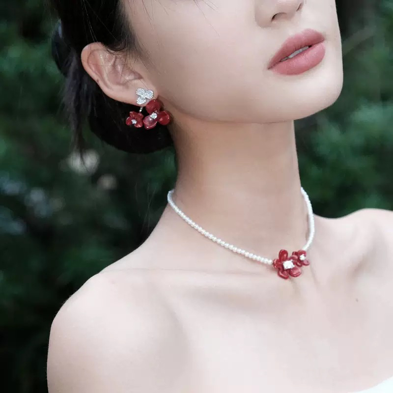 铜合金仿珍珠项链 HEF何白鸢尾方糖小苍兰花簇珍珠项链锁骨链