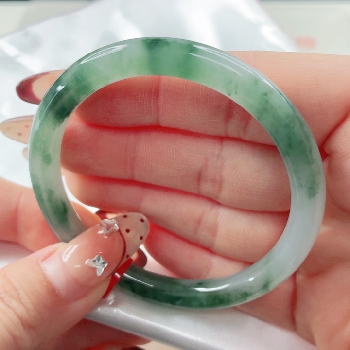 翡翠未镶嵌手镯52.5x120