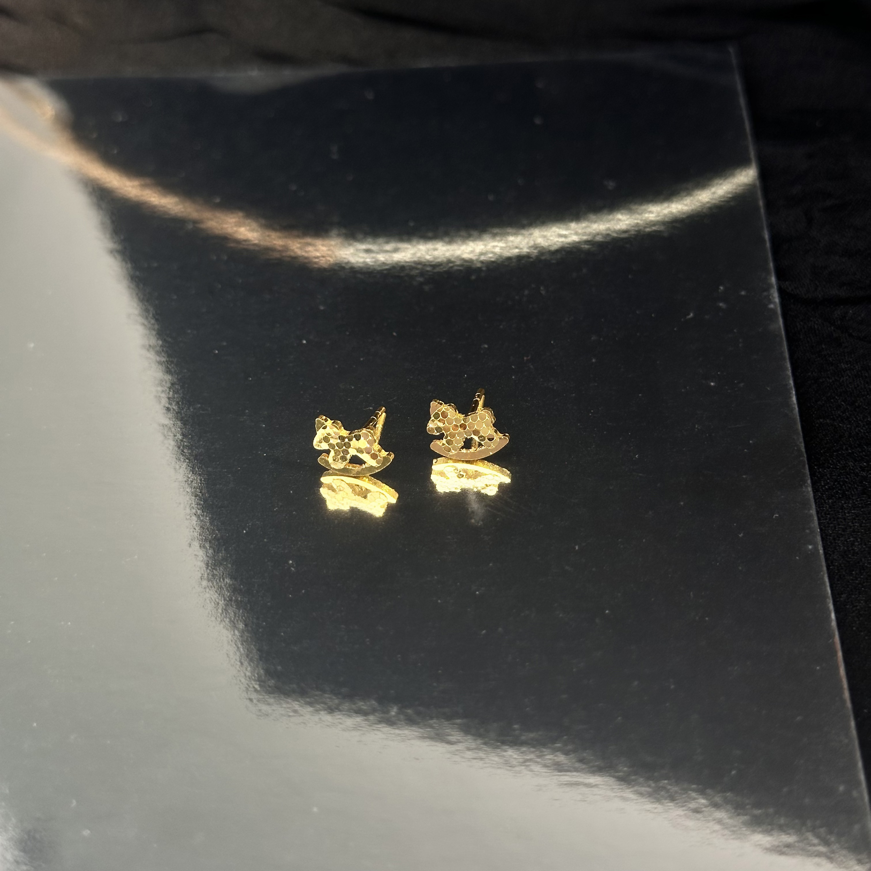 【菲菲】爱一珠宝足金999黄金小马耳钉木马马年礼物耳饰百搭可爱/J2