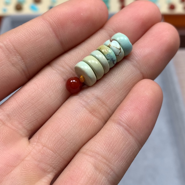 南红玛瑙配饰未镶嵌