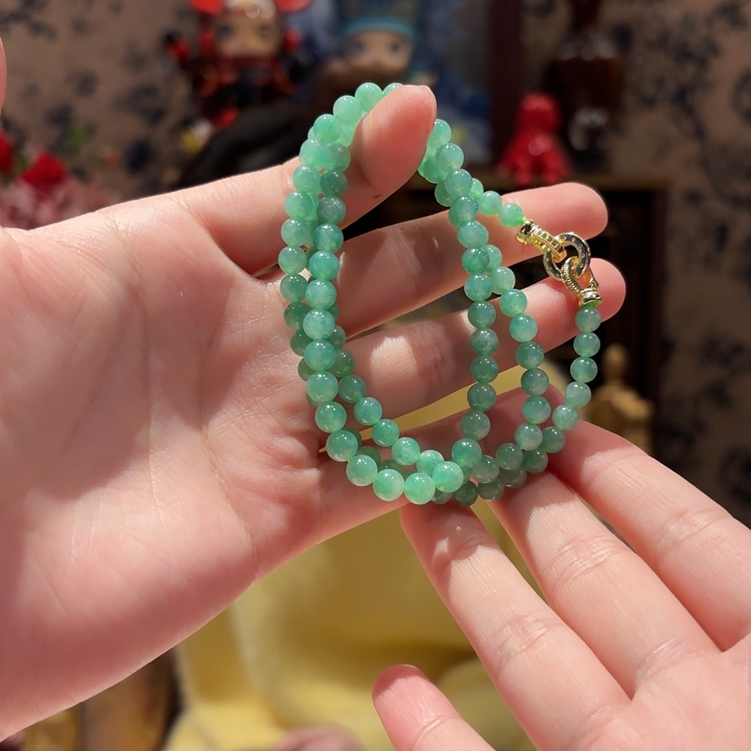 翡翠颈饰未镶嵌颈饰