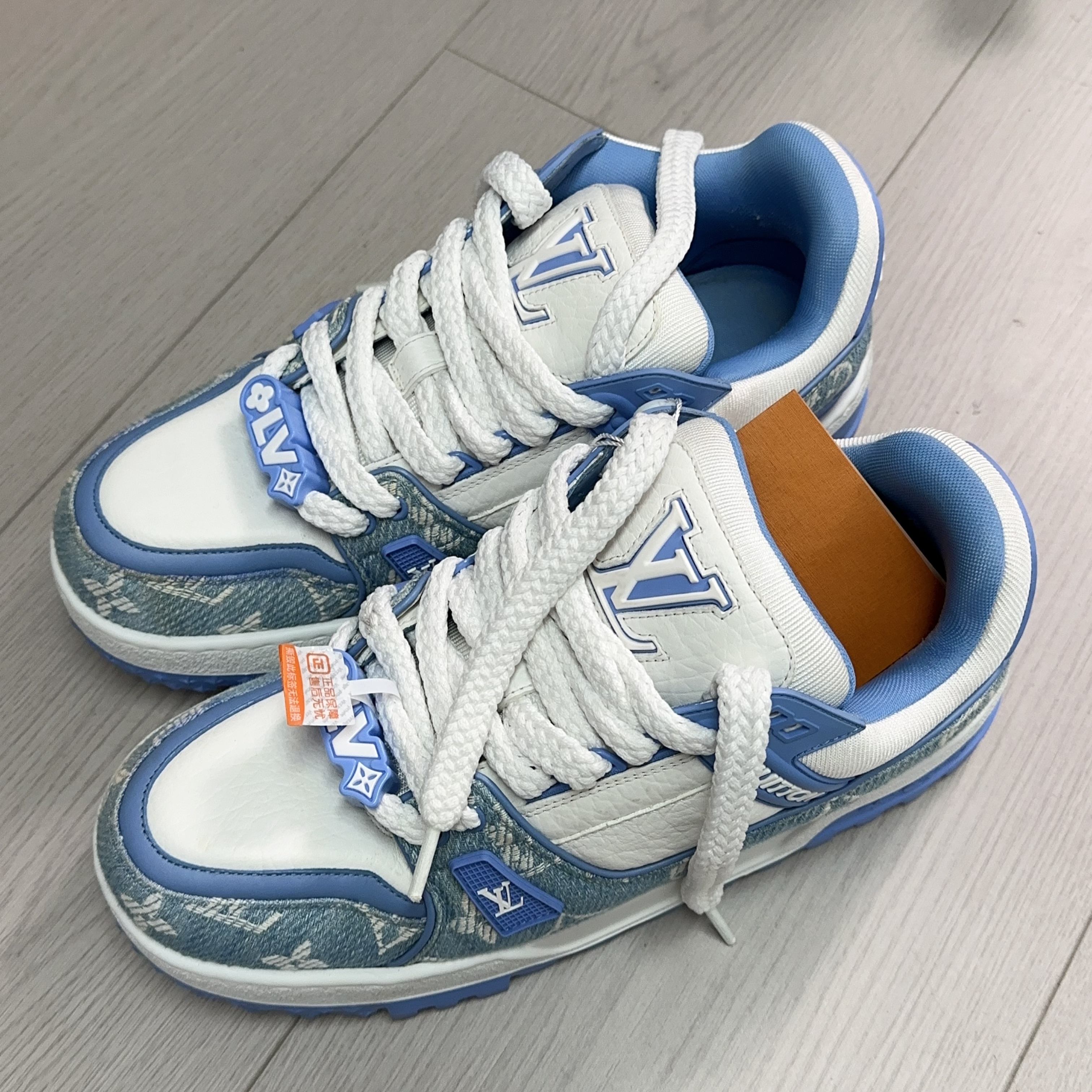 95新 LouisVuitton/路易威登 帆布休闲鞋8码蓝色/251129HSQWQ01