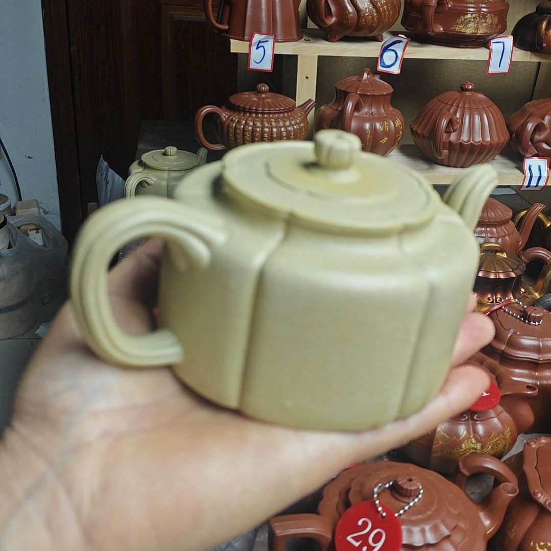 ****咩本绿容量二佰六十CC