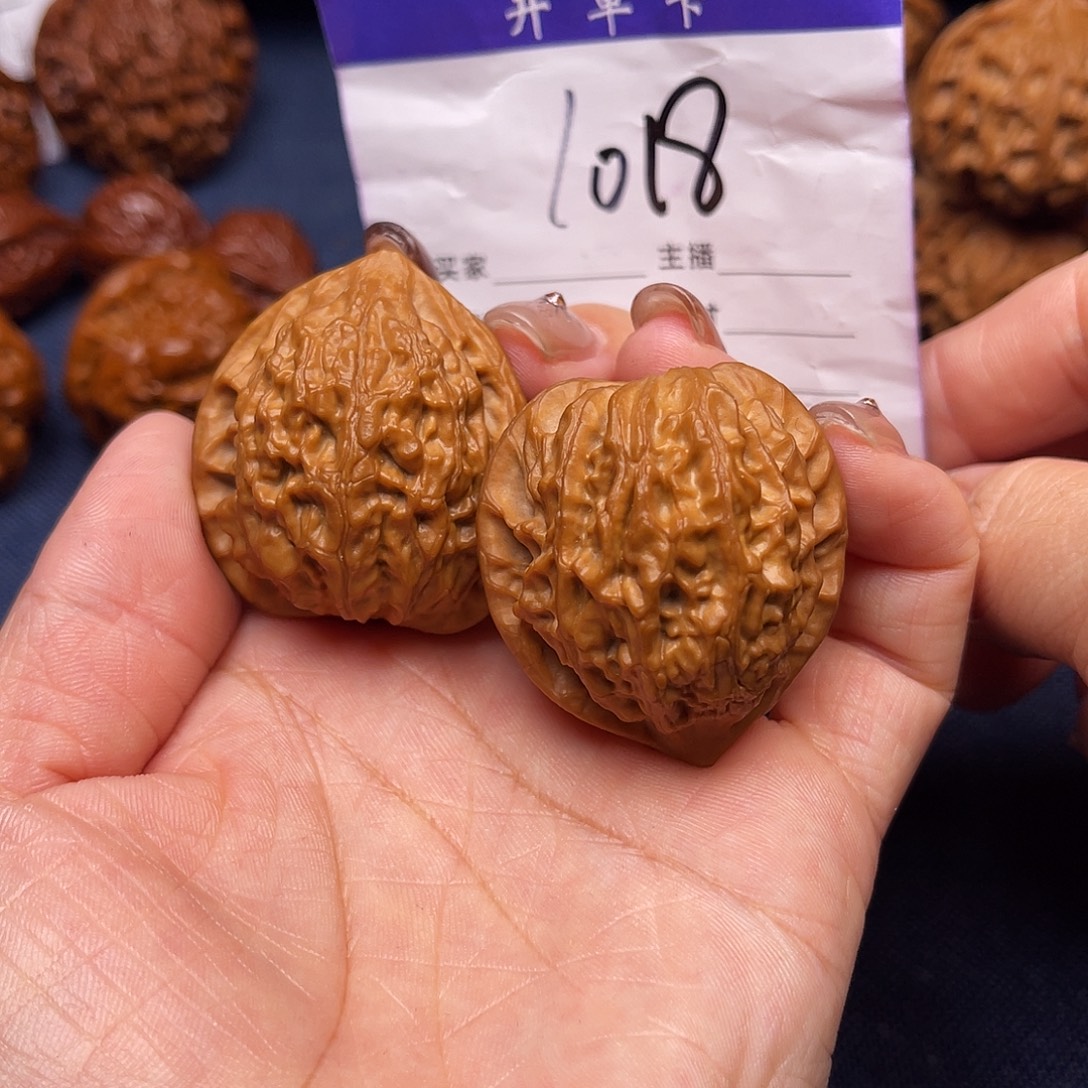 文玩核桃吊坠金牛35