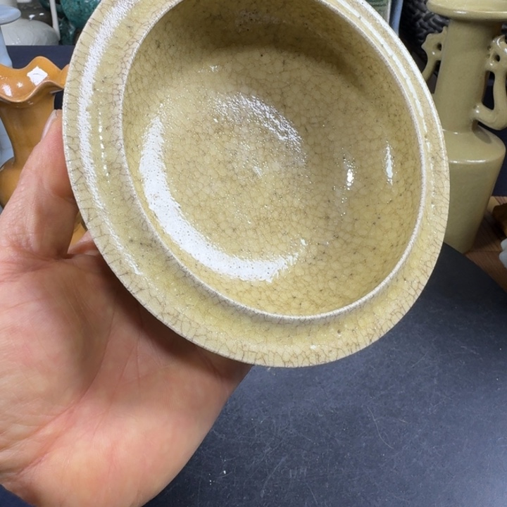 翁***瓷片器型美观精致大方