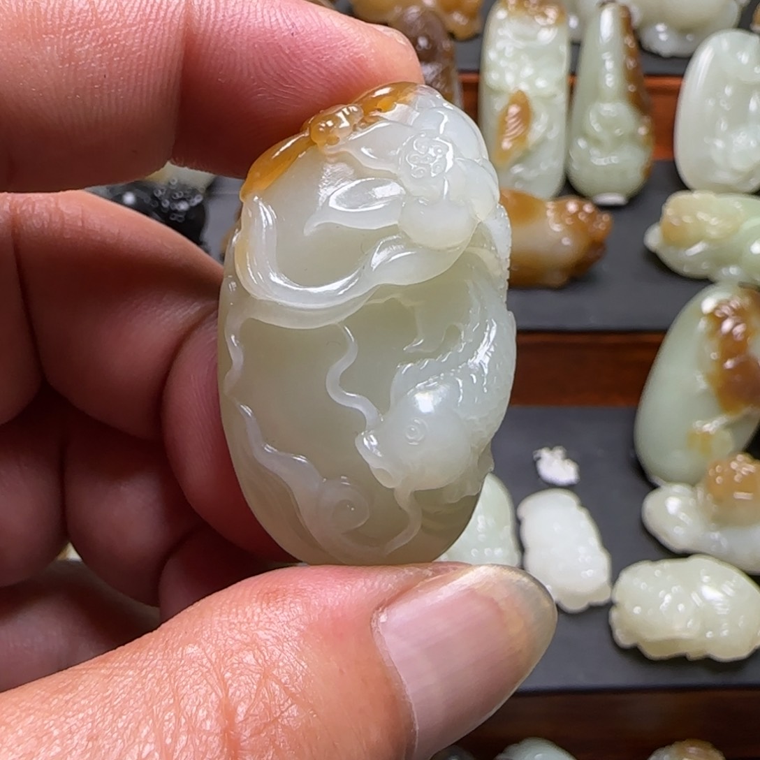 和田玉未镶嵌颈饰半**雅