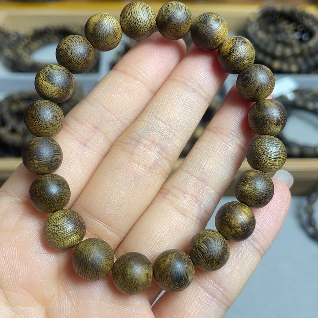 沉香碎屑沉香棋楠沉香老料单圈10mm花香韵