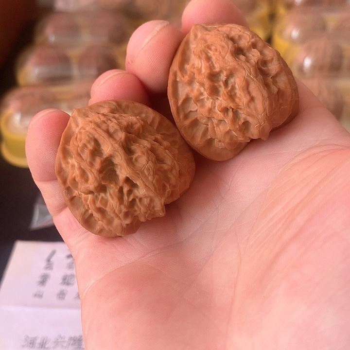 文玩核桃吊坠3.88梨木台尖有小磕