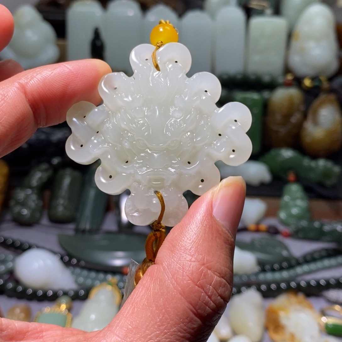 和田玉颈饰未镶嵌