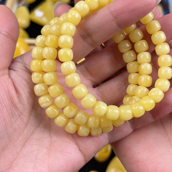 琥珀珠宝奇石未镶嵌琥珀，多样性发其一