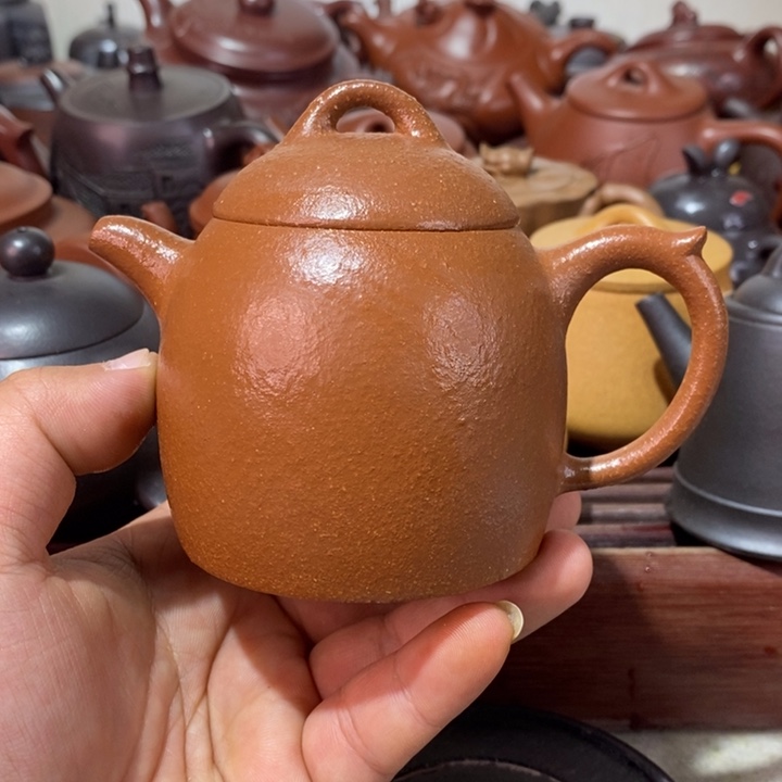 紫砂茶壶辉*精工制作
