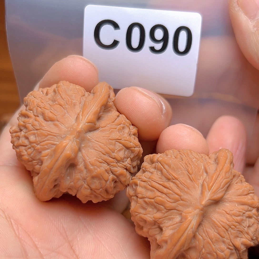 文玩核桃吊坠陳*師42血麒麟