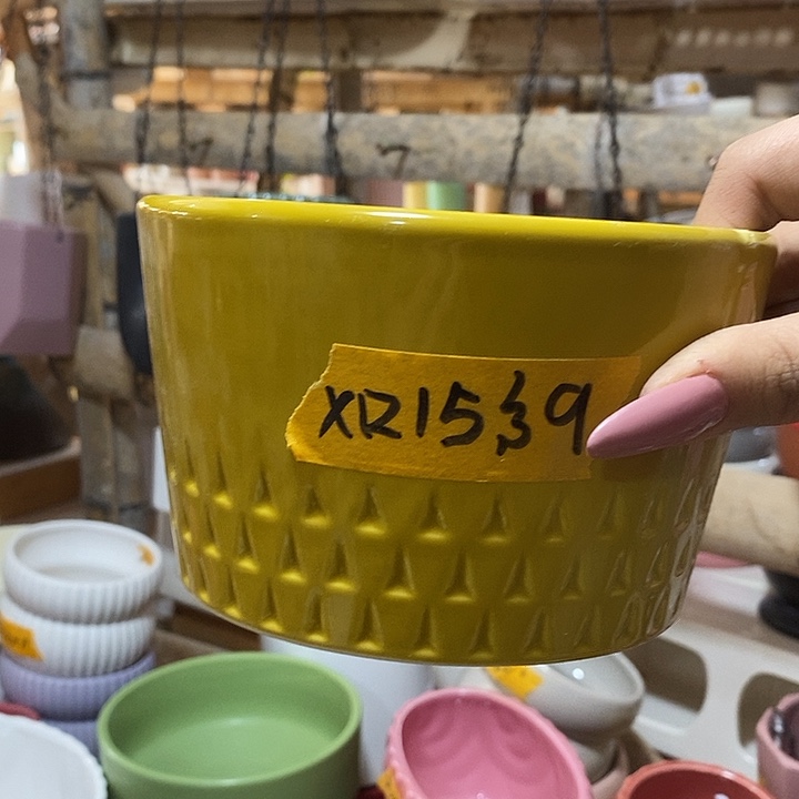 陶瓷花盆有孔 瑕疵介意勿拍 