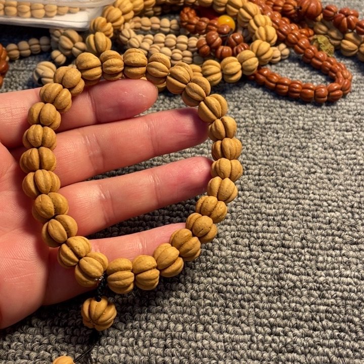 文玩核桃吊坠12mm手串