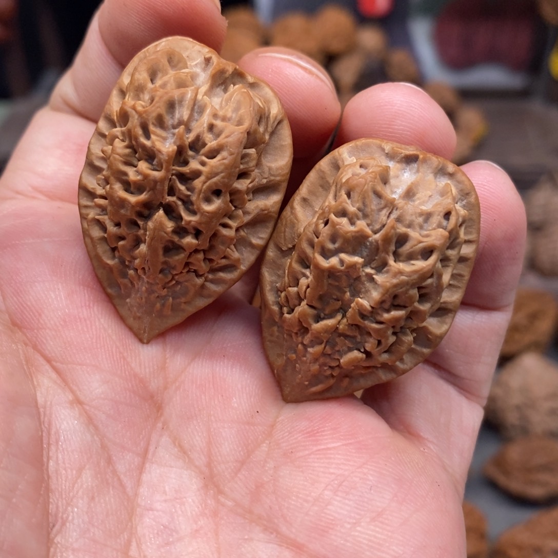 文玩核桃把件老树绣花鞋