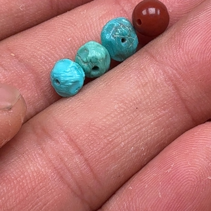 粉***兔南红玛瑙未镶嵌珠宝奇石