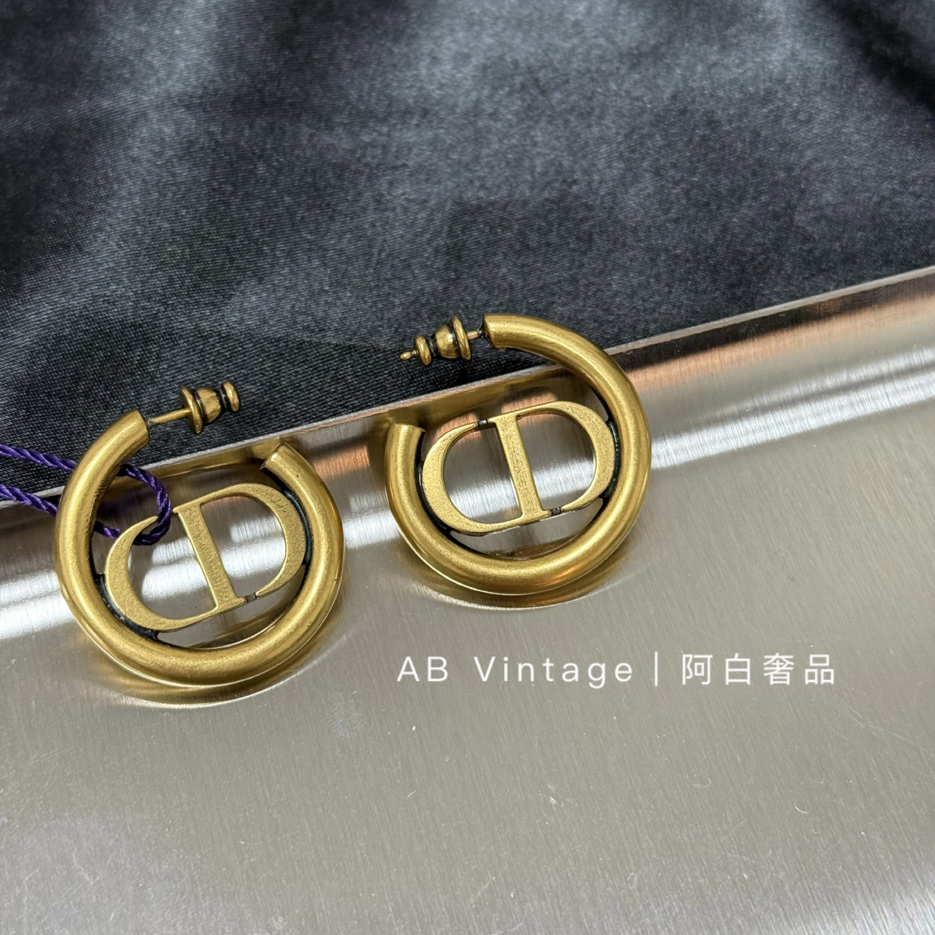 95新 DIOR/迪奥 阿白奢品/ 金色字母耳环