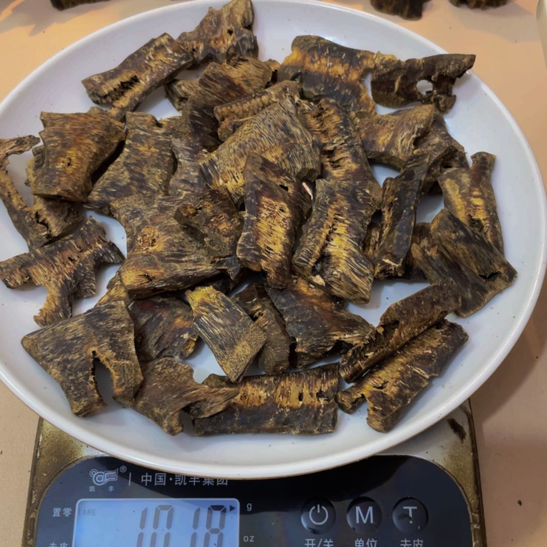 摆件沉香木陆河块料101克