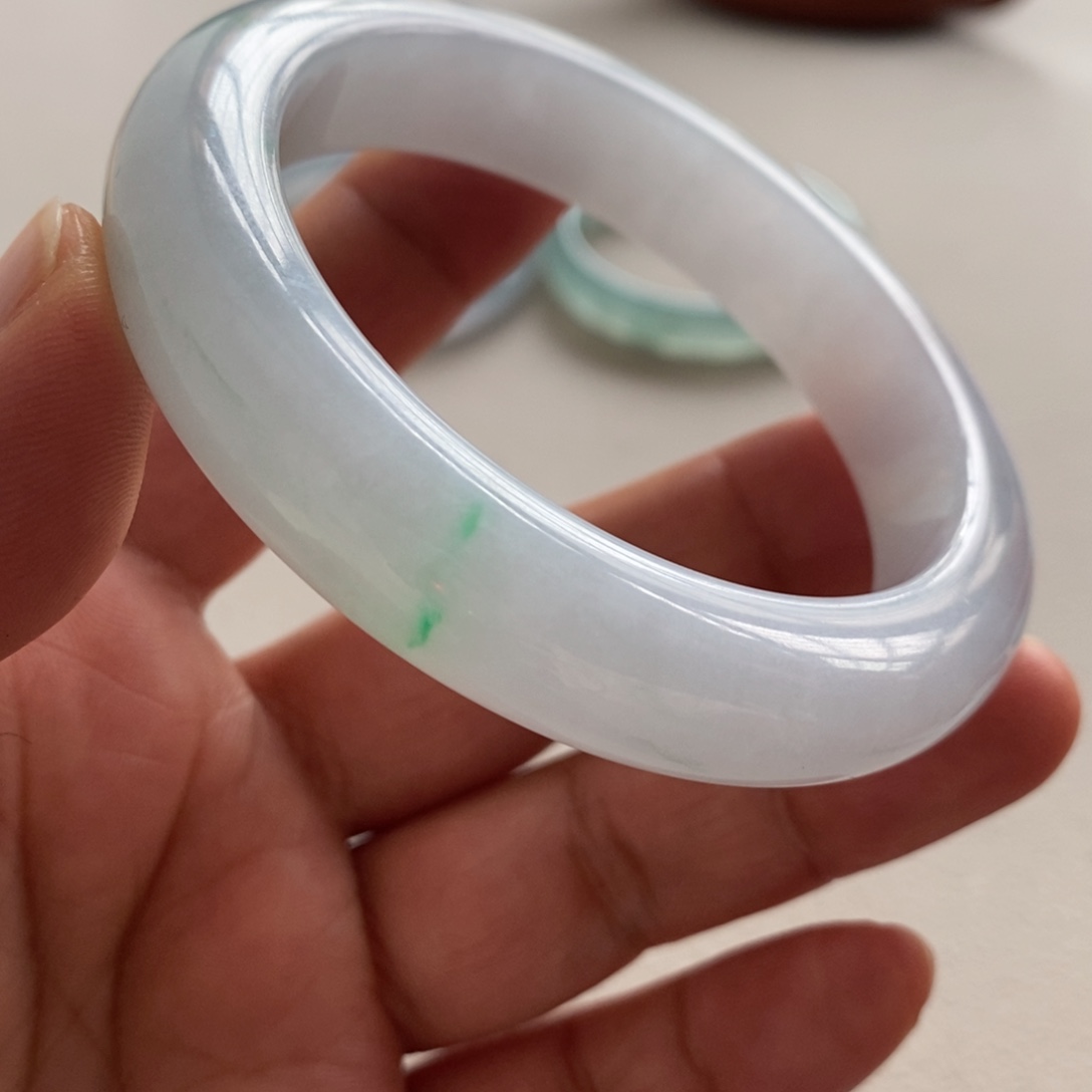 翡翠手镯未镶嵌天然翡翠手镯