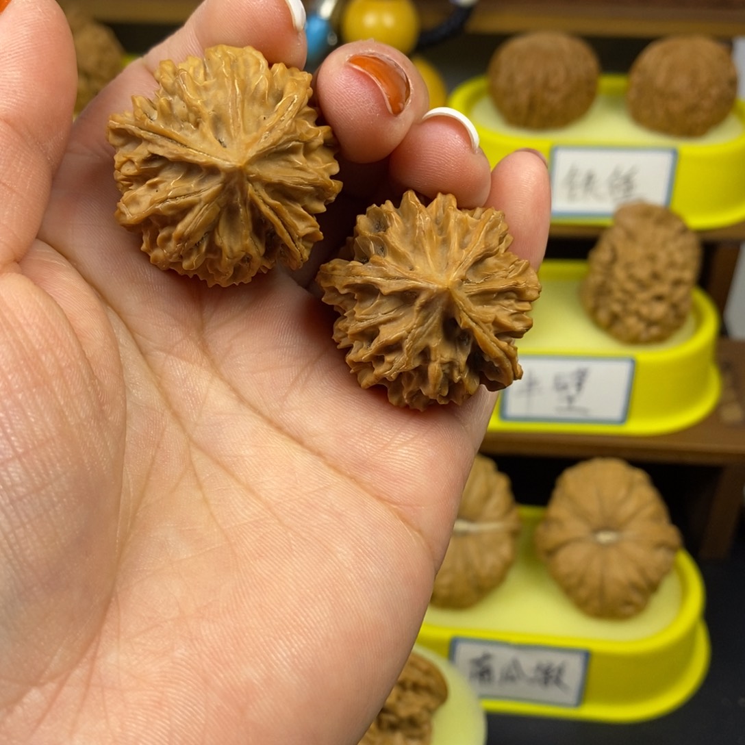 核桃岐山三棱 文玩/木作/... 文玩把件