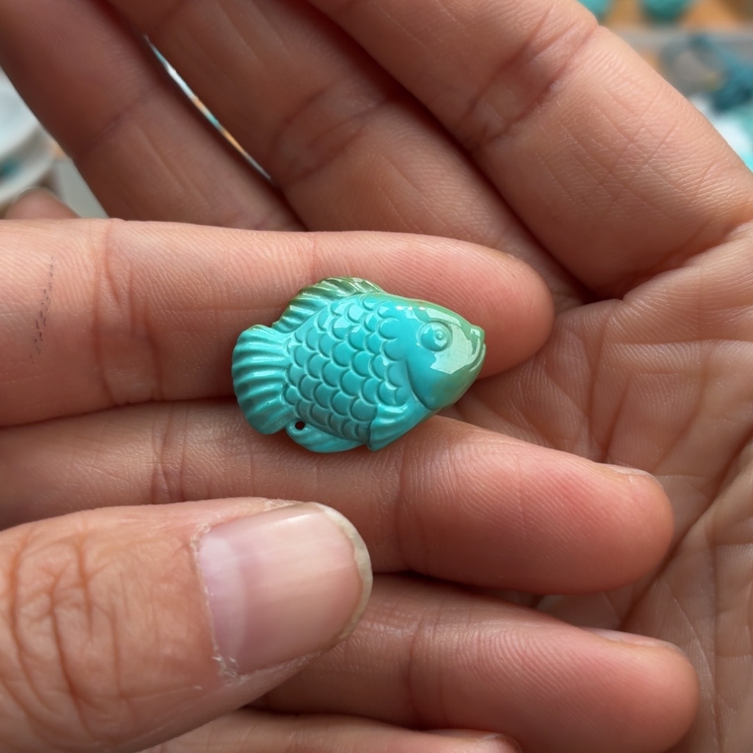 绿松石未镶嵌珠宝奇石