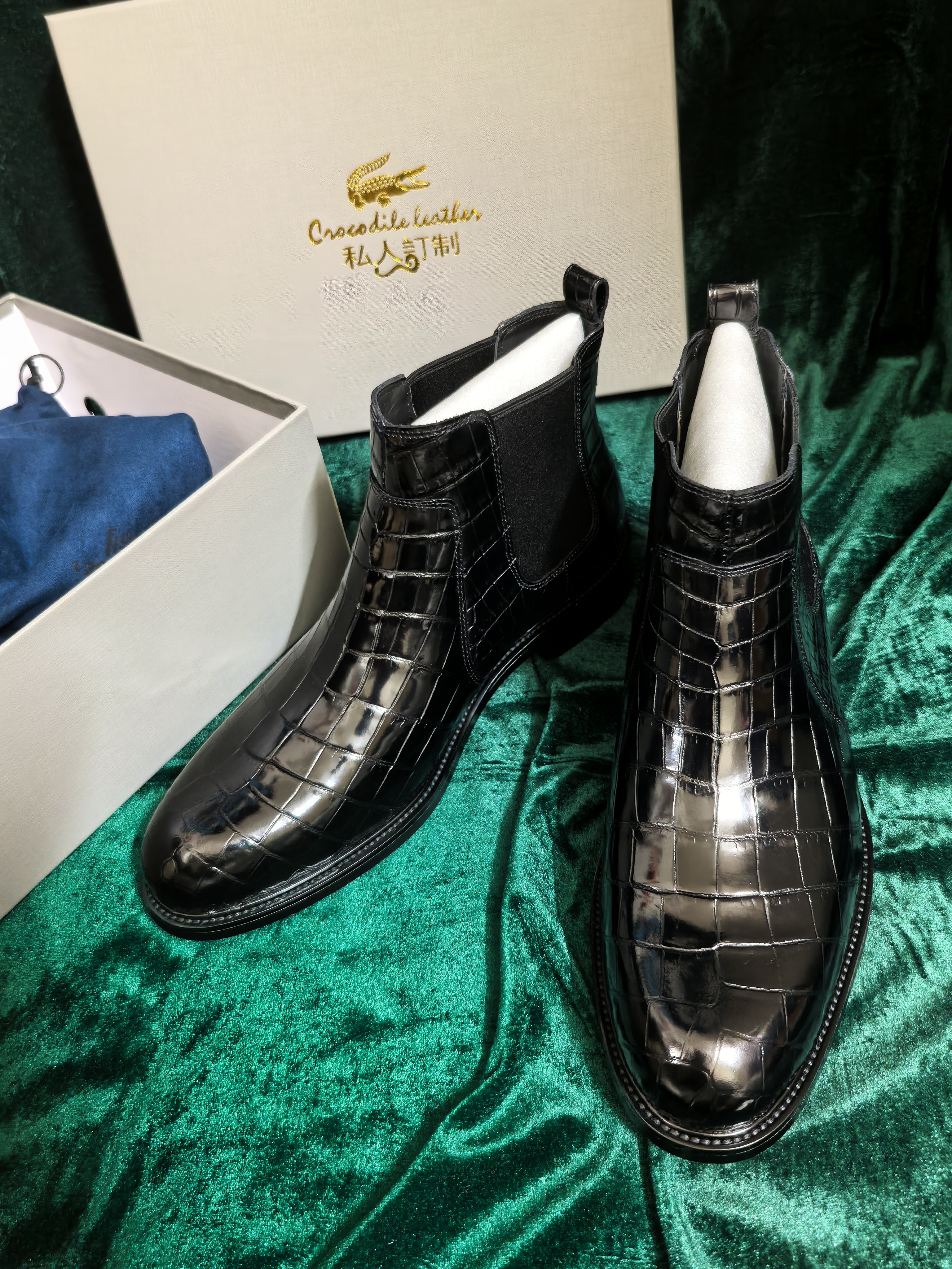 鳄鱼皮革切尔西靴固特异真皮大底商务保暖手工尖头男士皮靴