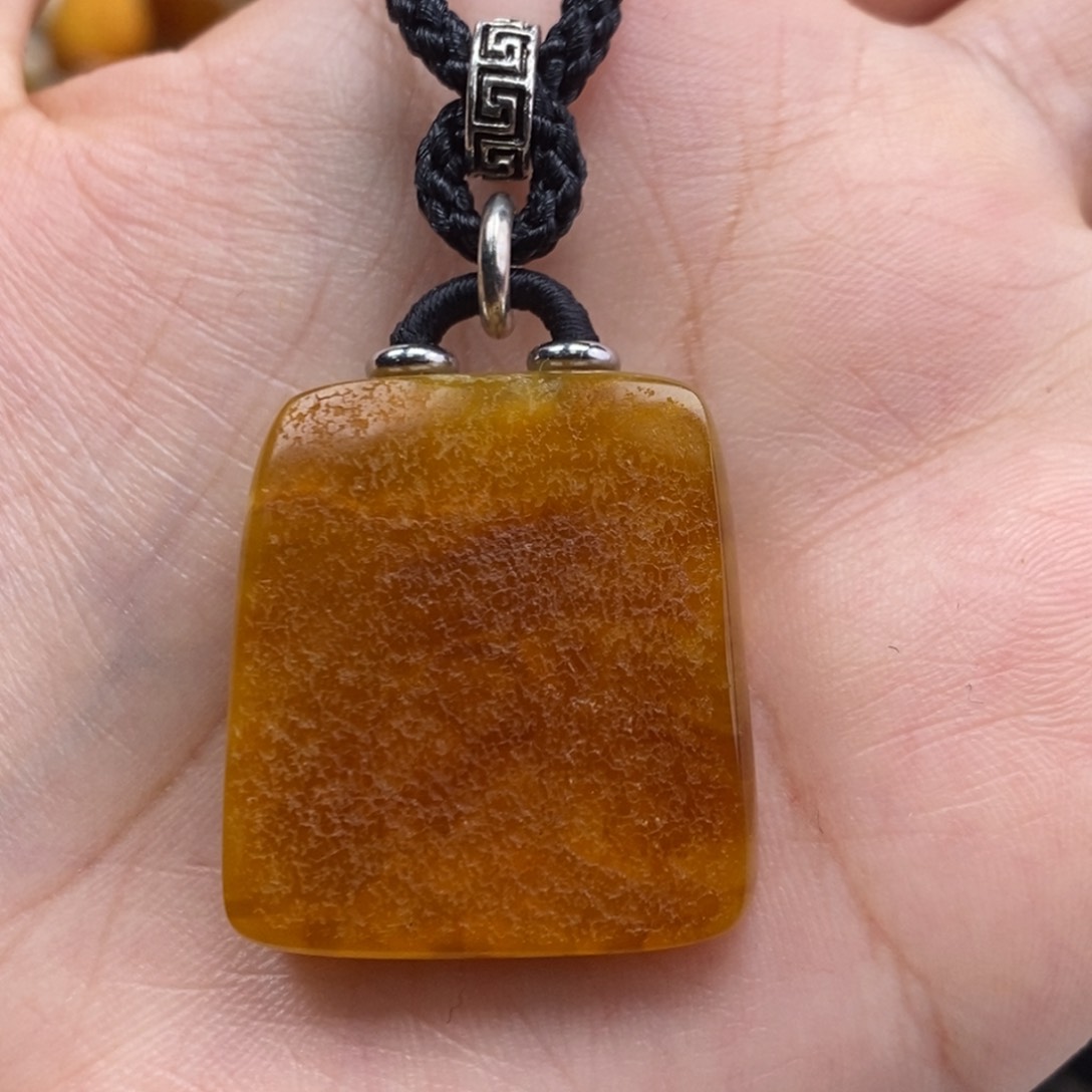琥珀吊坠(赠链)未镶嵌
