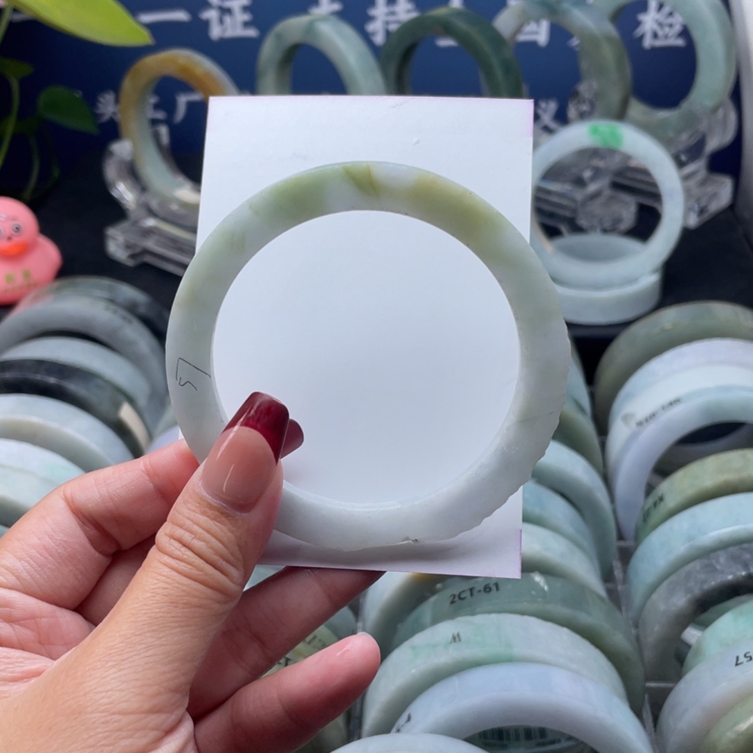 定制翡翠未镶嵌翡翠手镯