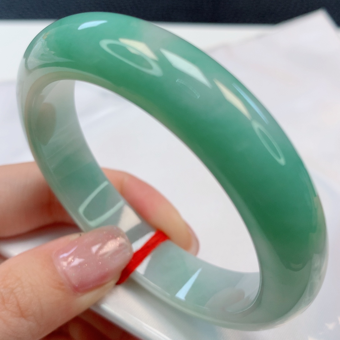 【闪购商品】翡翠手镯未镶嵌53+圈