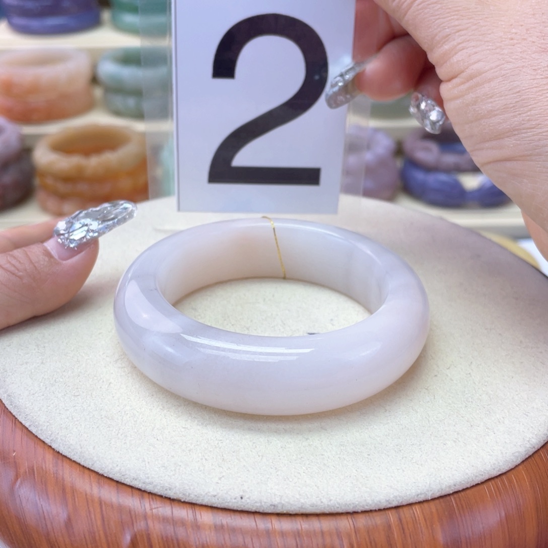 石英质玉未镶嵌手镯