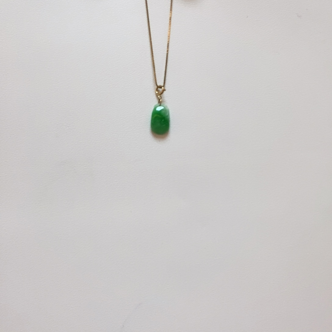 翡翠18K金镶嵌颈饰简单