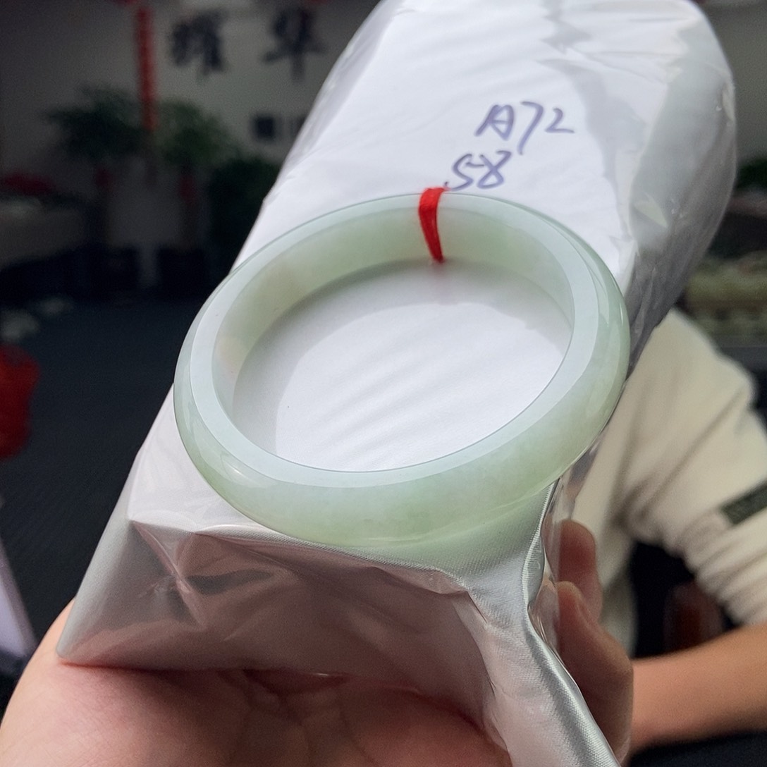 翡翠手镯未镶嵌颜色多样性发拍一发一