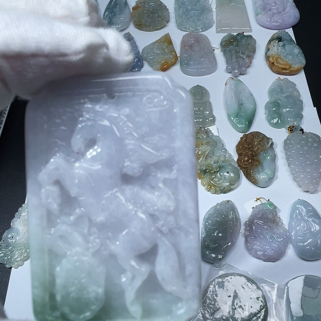 翡翠未镶嵌颈饰翡翠21