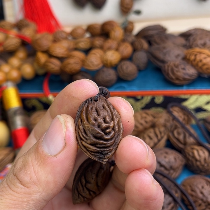 *****木质非金属桃枭吊坠桃枭吊坠