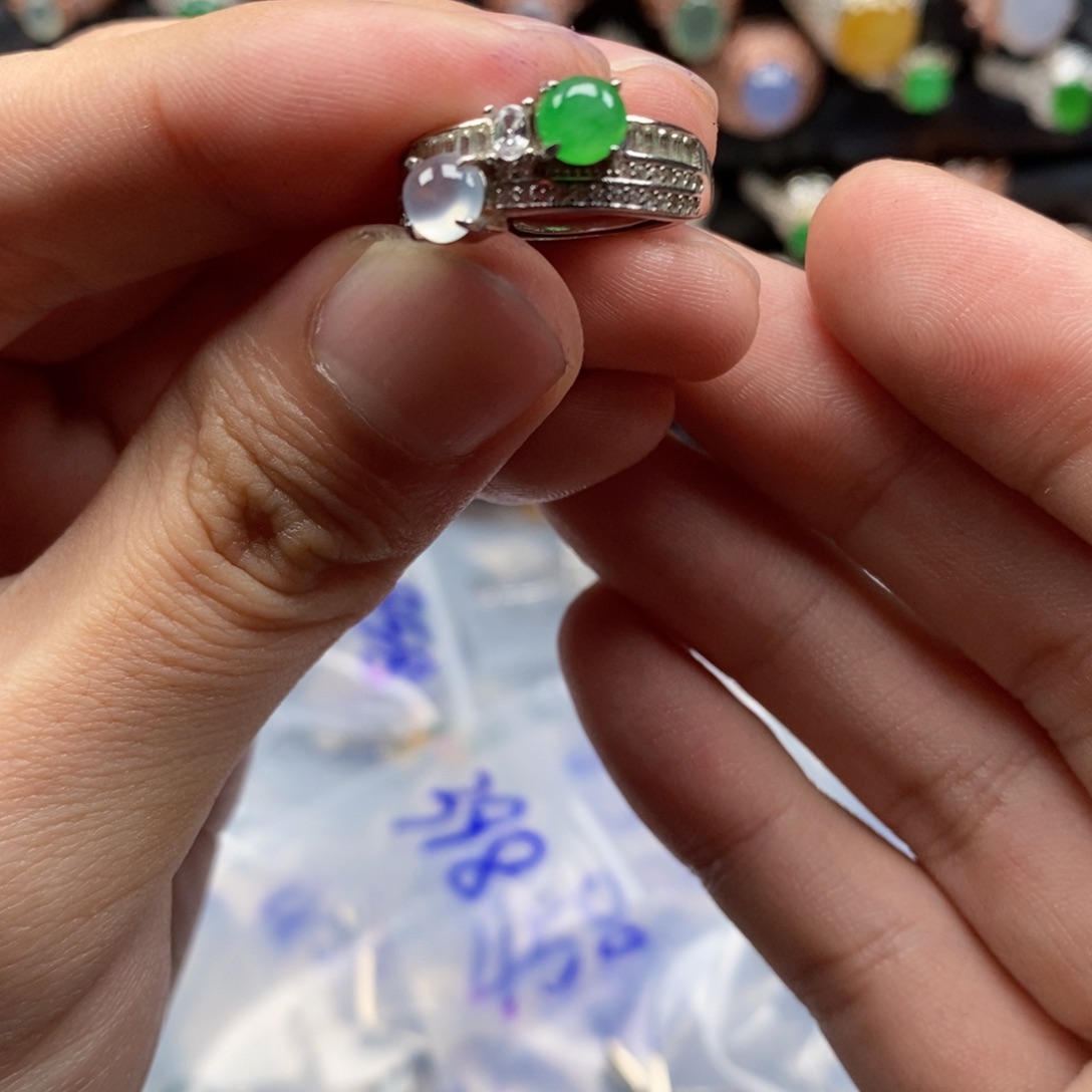 翡翠戒指银S925镶嵌茉**宝天然缅甸翡翠