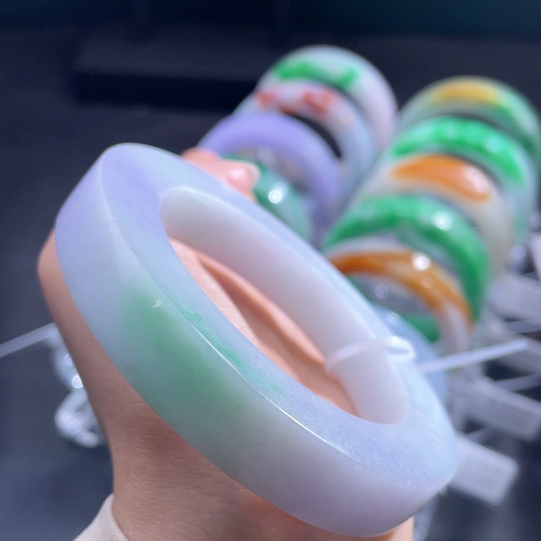 未镶嵌翡翠手镯定制翡翠