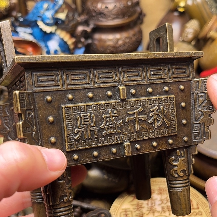 精美铜器批发档口