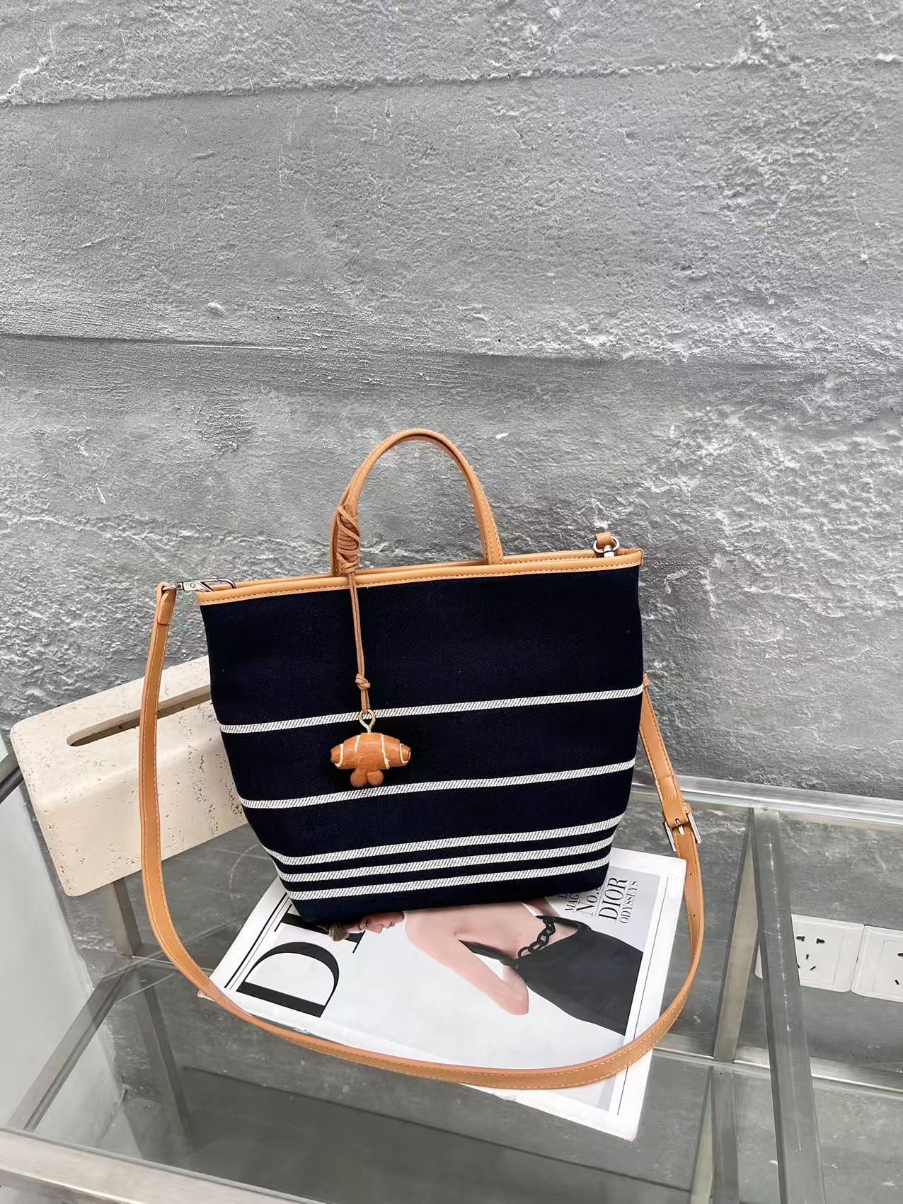 【淇淇专属】菲斯秀原创设计-简约中古条纹亚麻撞色斜挎托特包9349