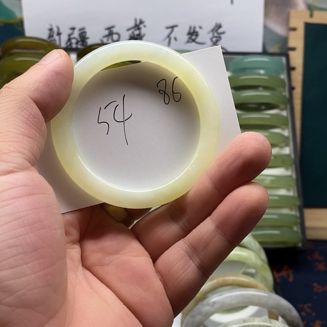 未镶嵌蛇纹石玉手镯