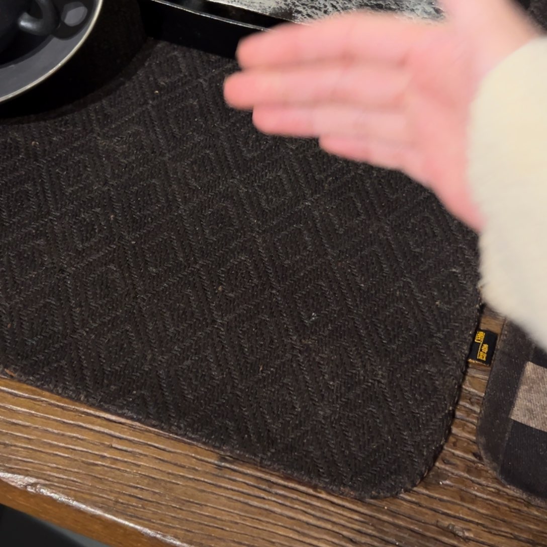 摆件陶瓷。      陶瓷。        