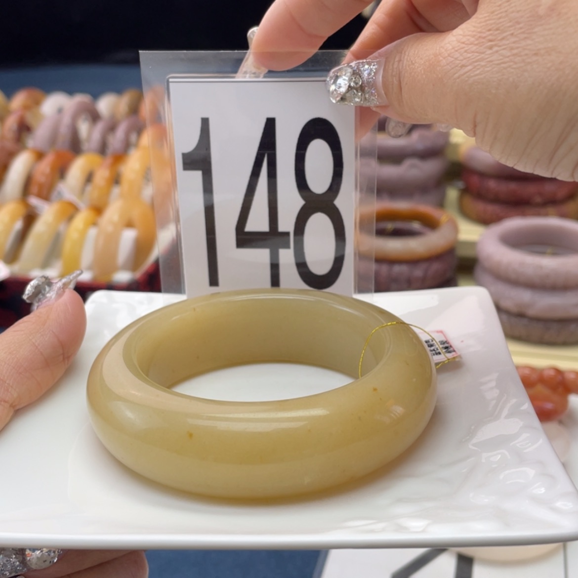 【闪购商品】石英质玉未镶嵌手镯