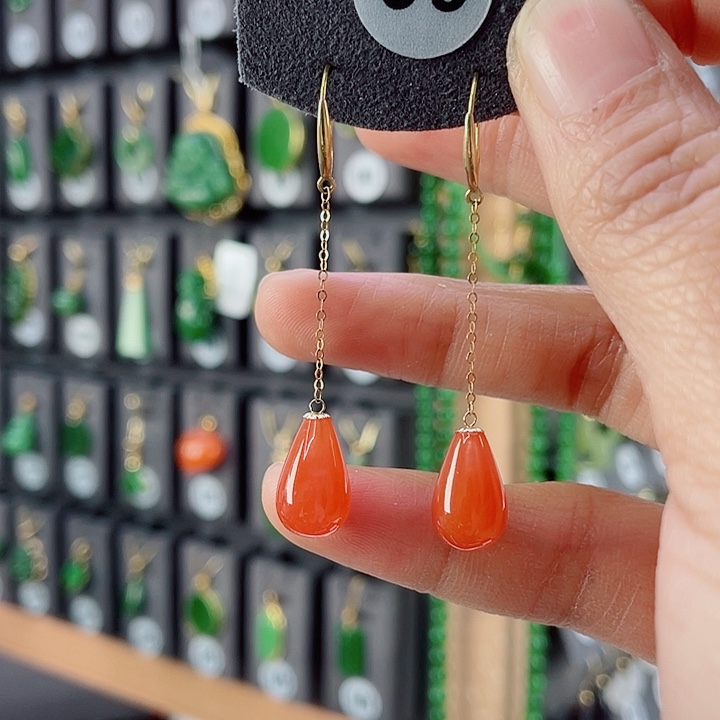 18K金镶嵌耳饰南红玛瑙