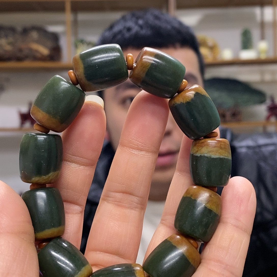 岫岩河磨玉（透闪石质玉）手串未镶嵌池**华