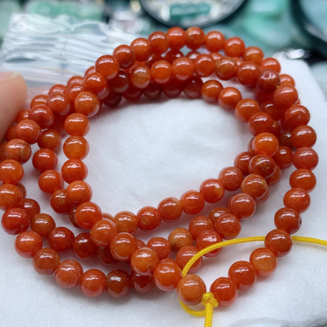 翡翠颈饰未镶嵌手串