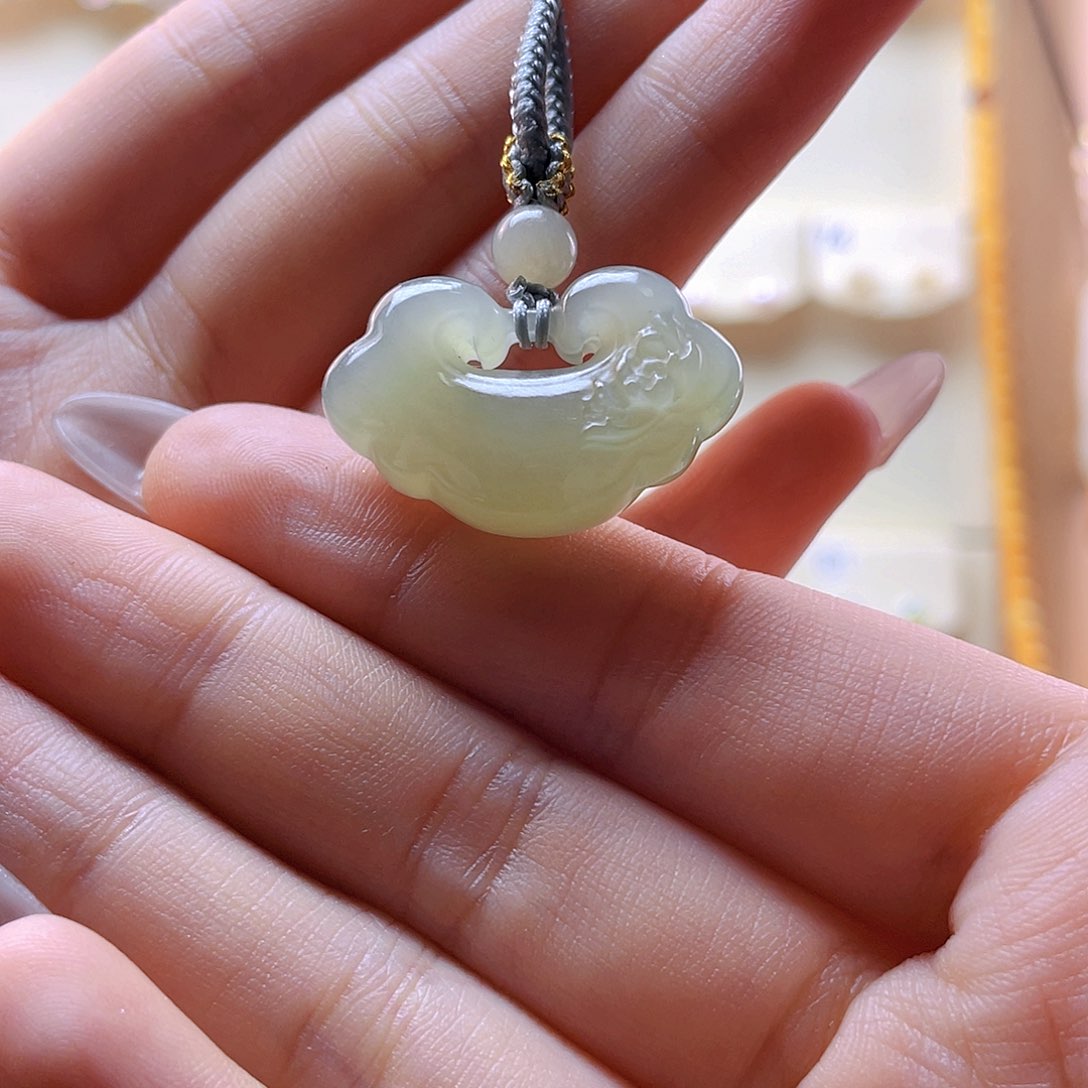 和田玉吊坠(赠链)未镶嵌小***m