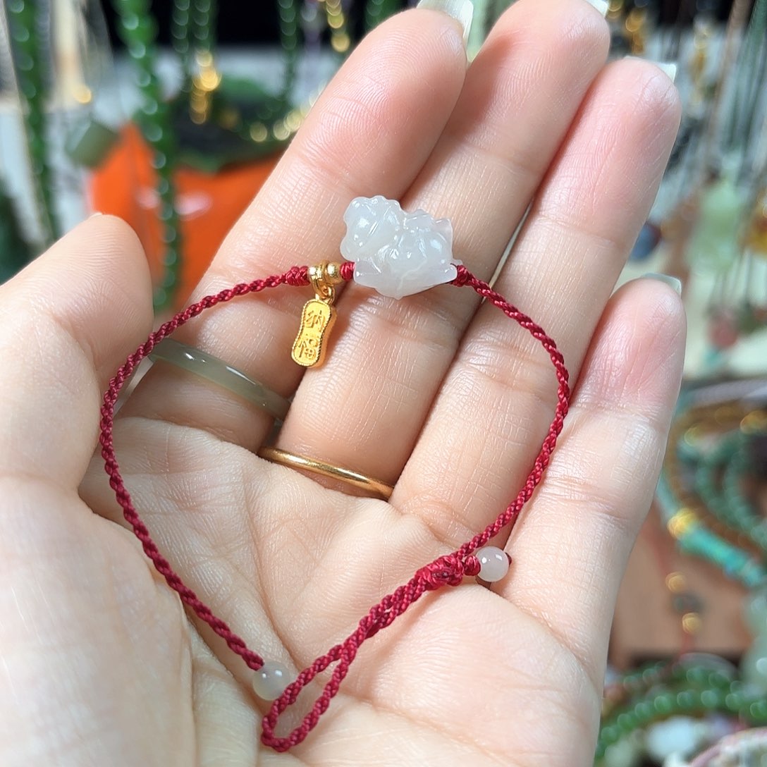 和田玉未镶嵌戒指藕粉红绳小马