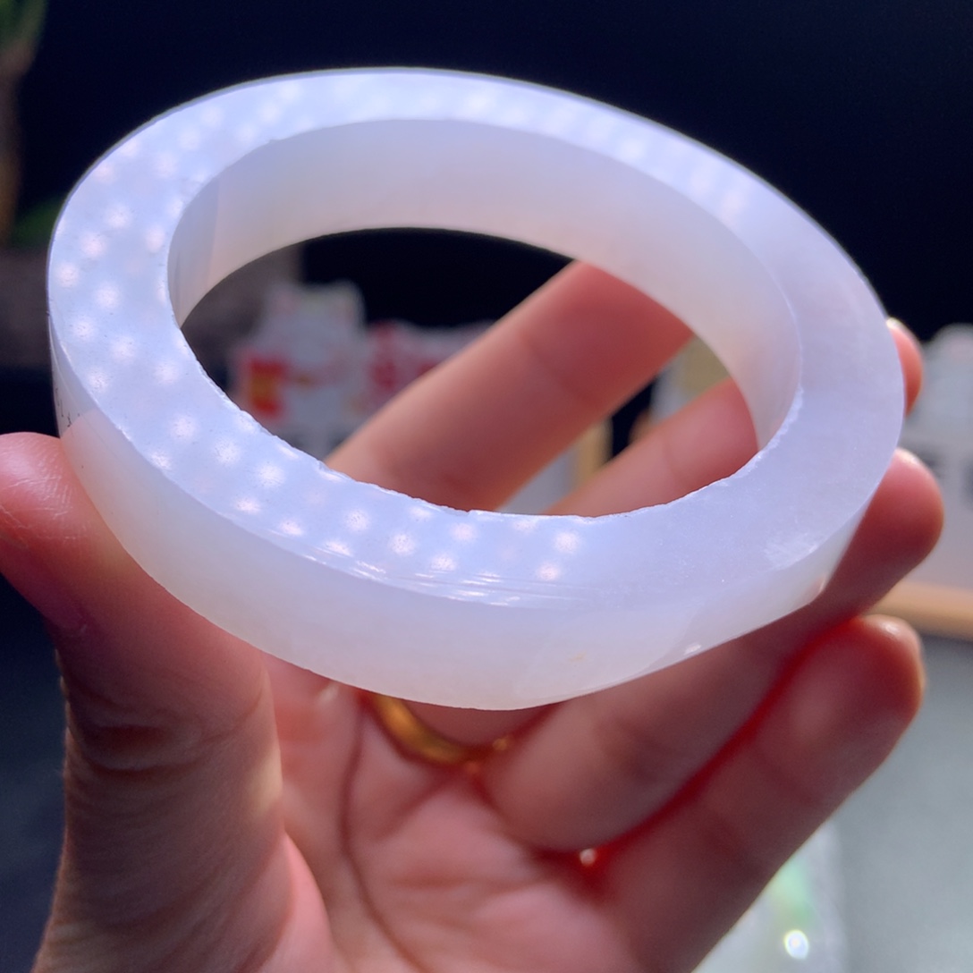 定制翡翠未镶嵌翡翠手镯
