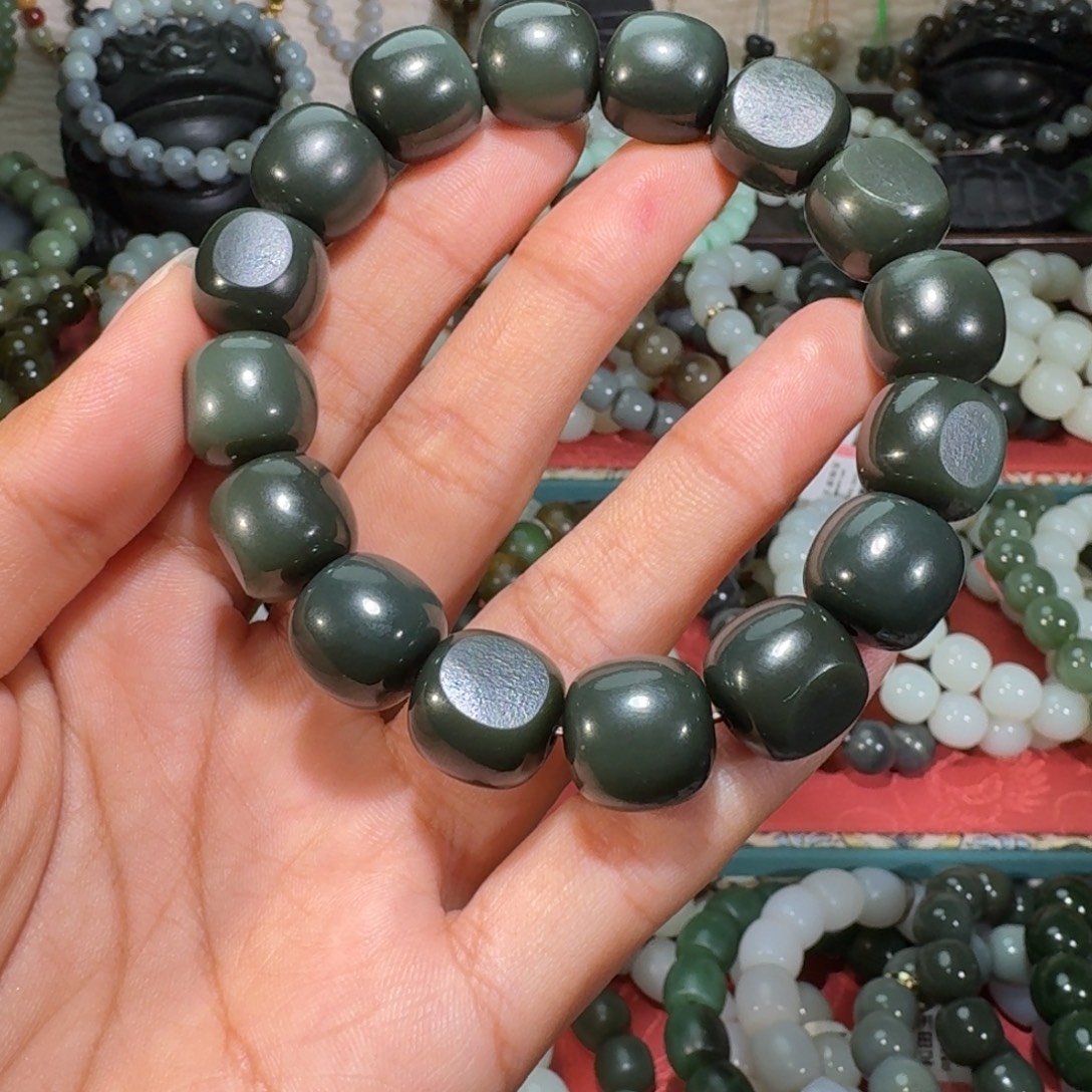 漫***者和田玉未镶嵌手链