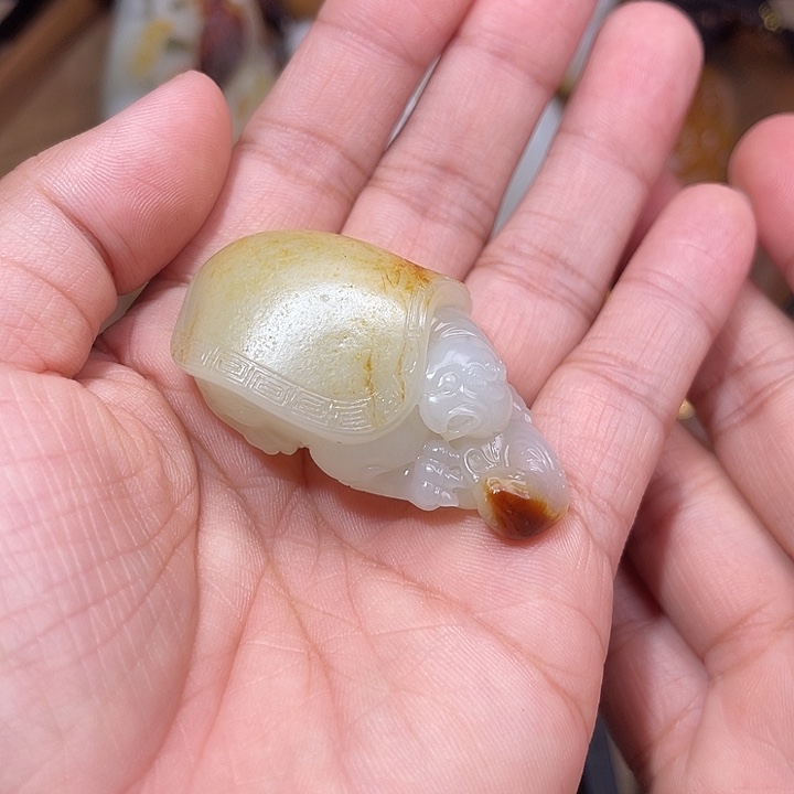 小***小和田玉未镶嵌颈饰